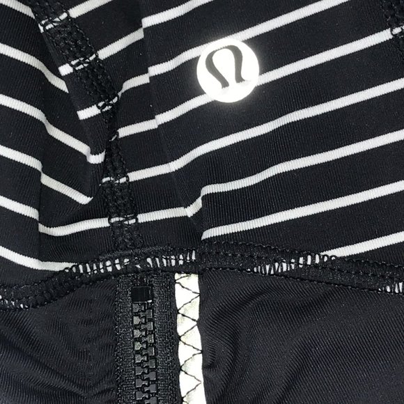 Lululemon Spandex Legging Athletic Yoga Black White Zebra Stripe Size Women's 6